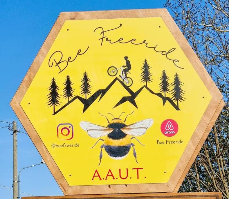 Bee Freeride Bikers House Apartman Magliolo Kültér fotó