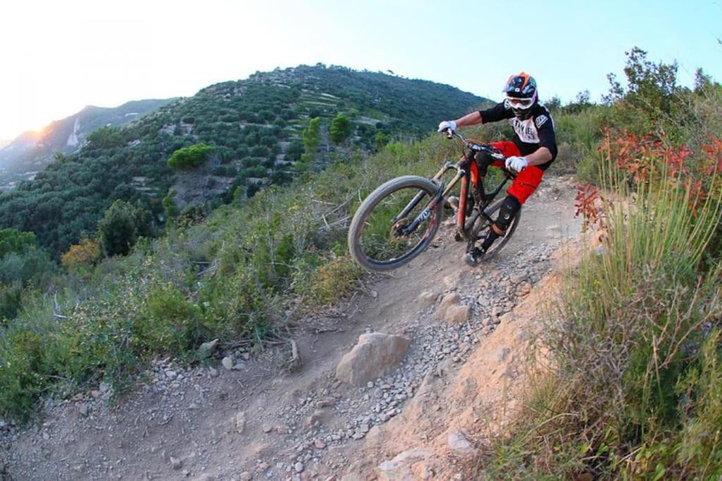 Bee Freeride Bikers House Apartman Magliolo Kültér fotó