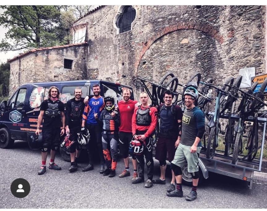 Bee Freeride Bikers House Apartman Magliolo Kültér fotó