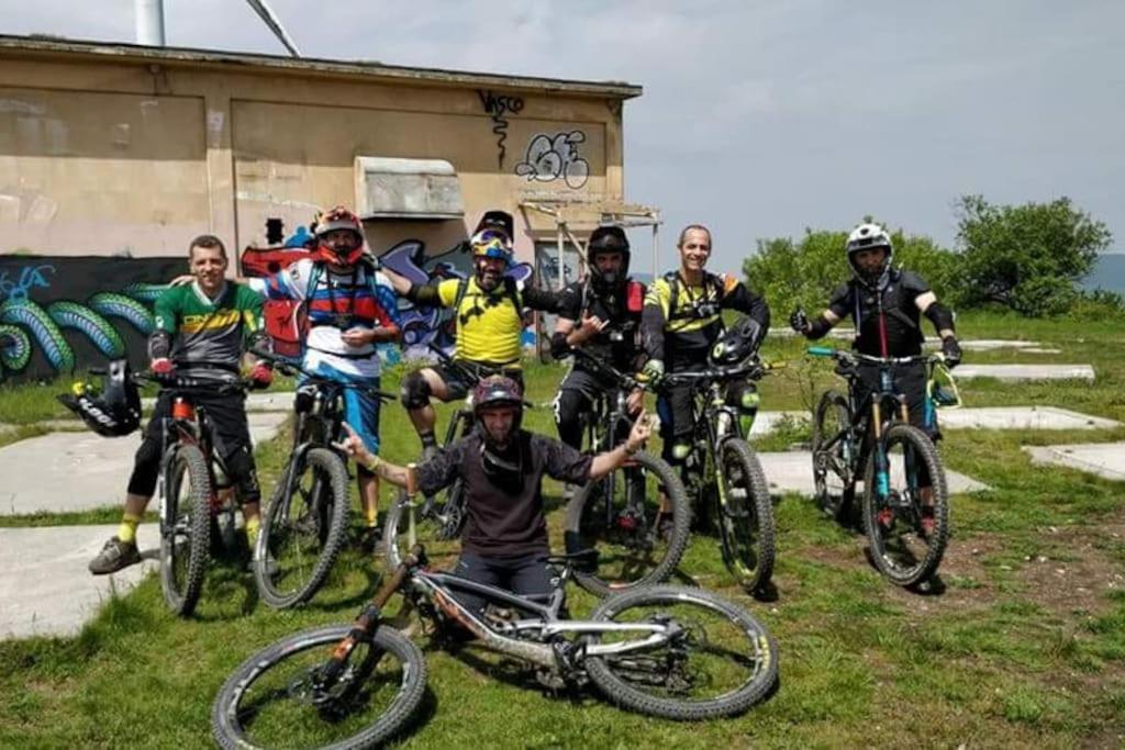 Bee Freeride Bikers House Apartman Magliolo Kültér fotó